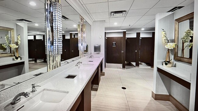 Building Photo - 5267 Europa Dr