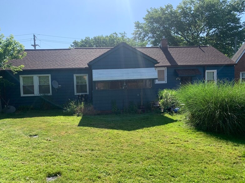 Building Photo - 360 Tuxedo Ave