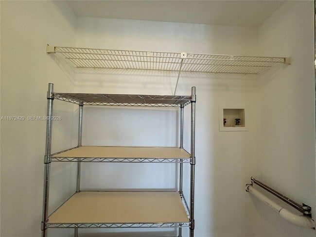 Building Photo - 6005 Del Lago Cir