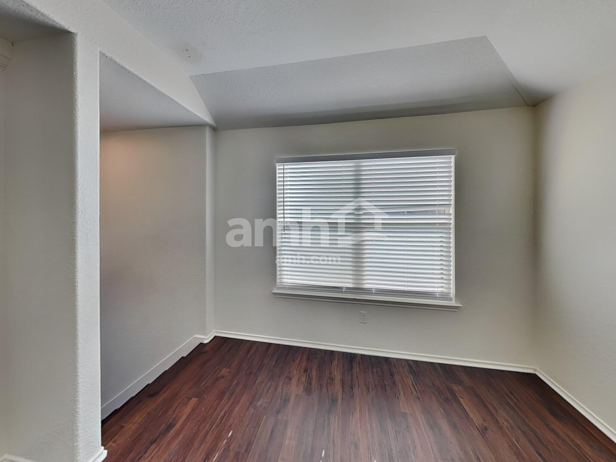 Building Photo - 412 Saddlehorn Way