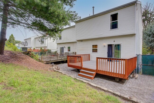 Building Photo - 41 Beechwood Ave