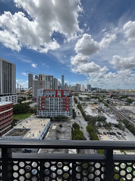 Building Photo - 1740 NW 1st Ave