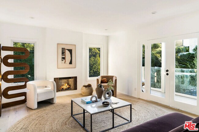 Building Photo - 2600 Zorada Dr