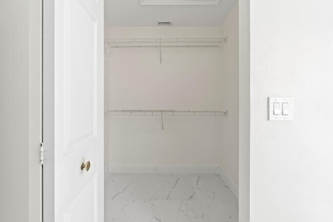 Building Photo - 2962 SW Coastal Terrace