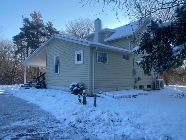 Building Photo - 5015 N Territorial Rd