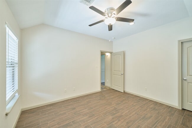 Building Photo - 13613 Vail Dr