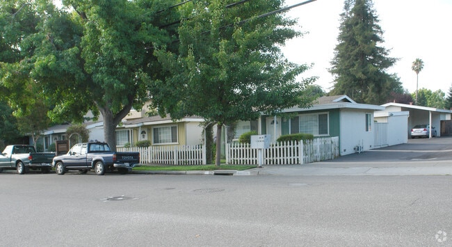 Building Photo - 290 W Rincon Ave