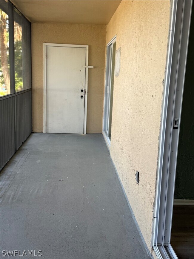 Building Photo - 824 Alderman St