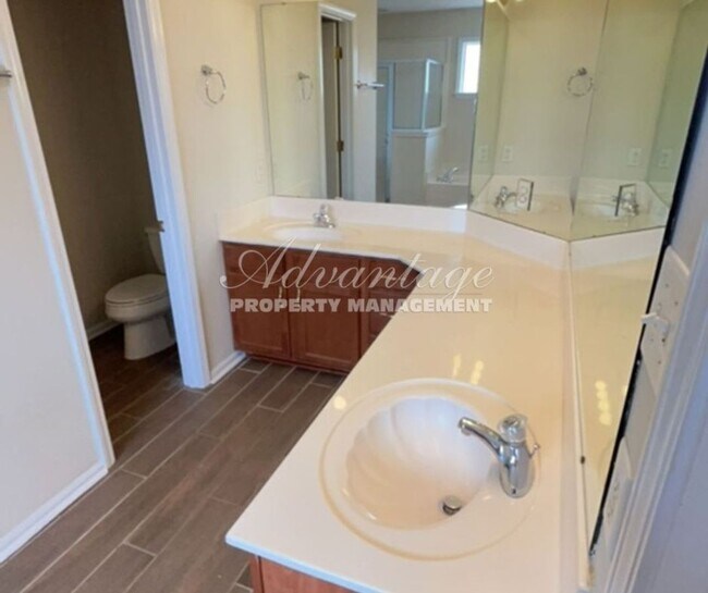 Building Photo - Newly Renovated Home | Collierville