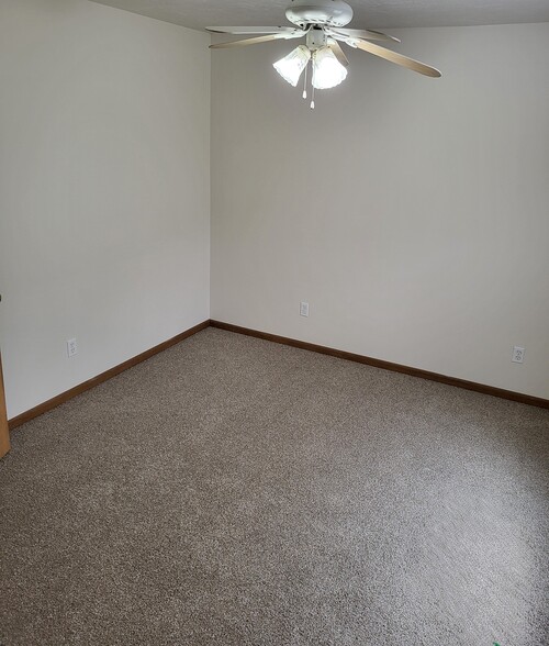 SE Bedroom - 2675 N National Ave