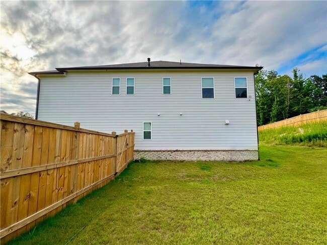 Building Photo - 830 Elderberry Ct