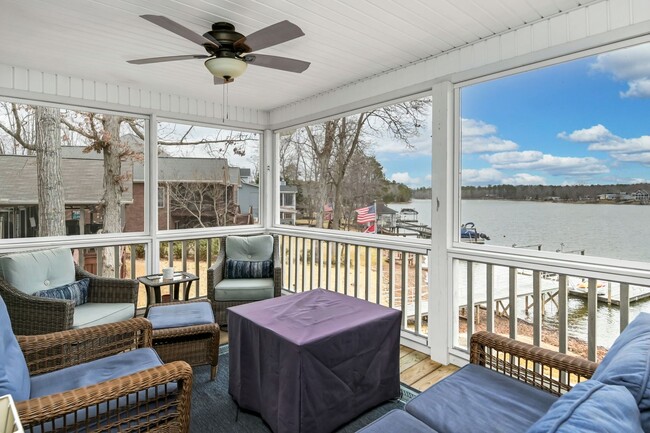 Building Photo - Fully Furnished Mid Term Lease