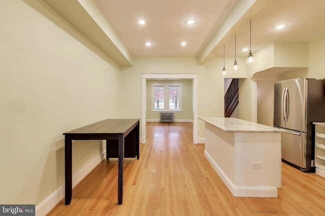 Building Photo - 628 Madison St NW