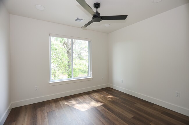 Building Photo - 1797 E Rex Rd