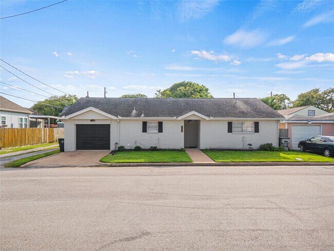 Building Photo - 2503 46th St