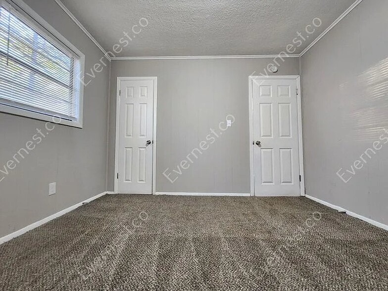 Building Photo - 9121 Morris Dr SW