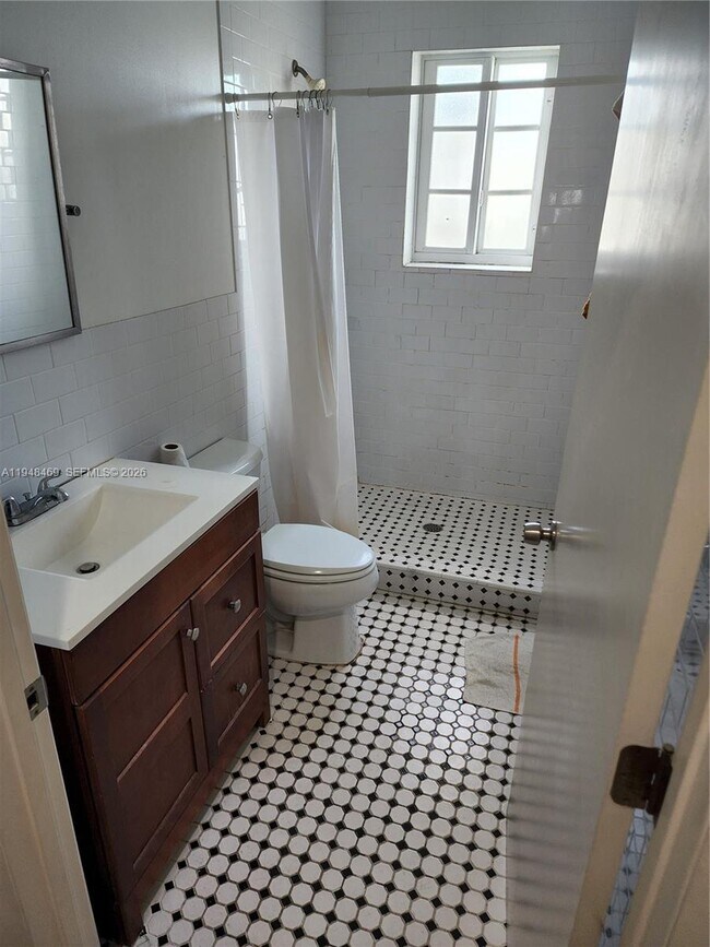 Building Photo - 1345 Pennsylvania Ave