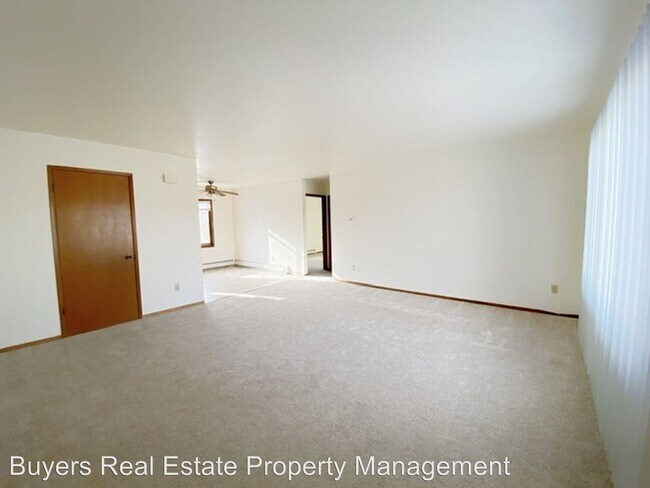 Building Photo - 8118 Boundary Ave
