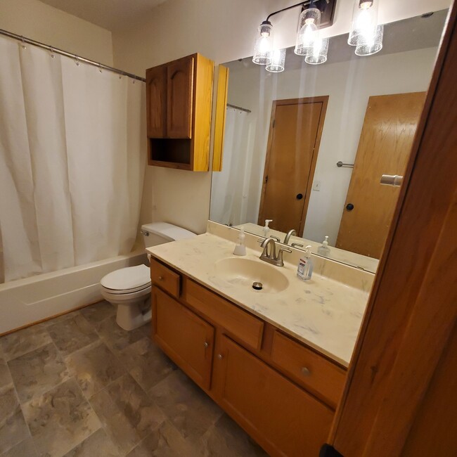 Master Bath - 18571 Egret Way