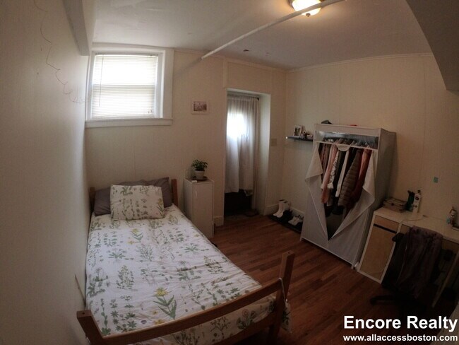 Building Photo - 241 Freeman St