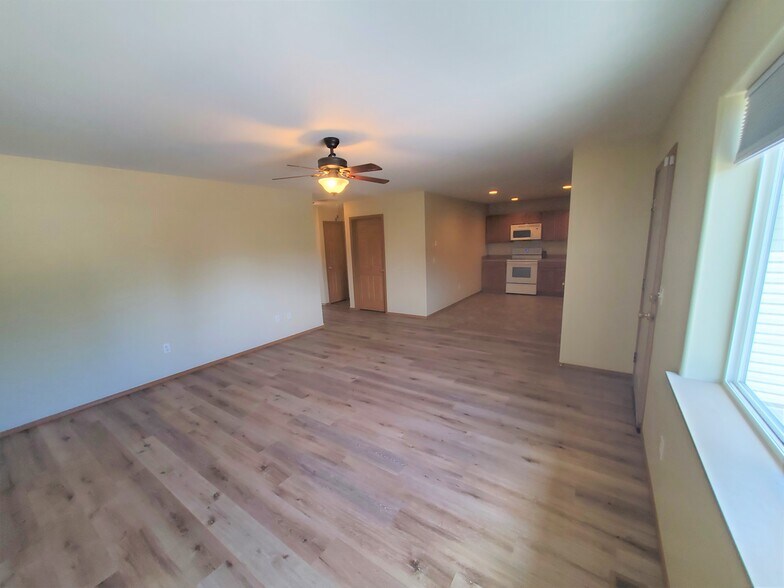 Building Photo - 522 Woodland Ave