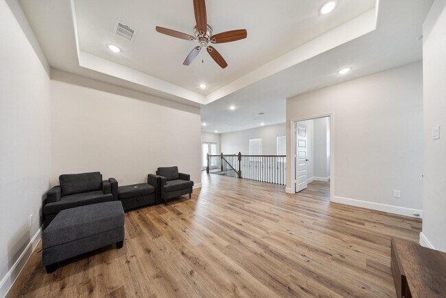 Building Photo - 2019 Olivos St