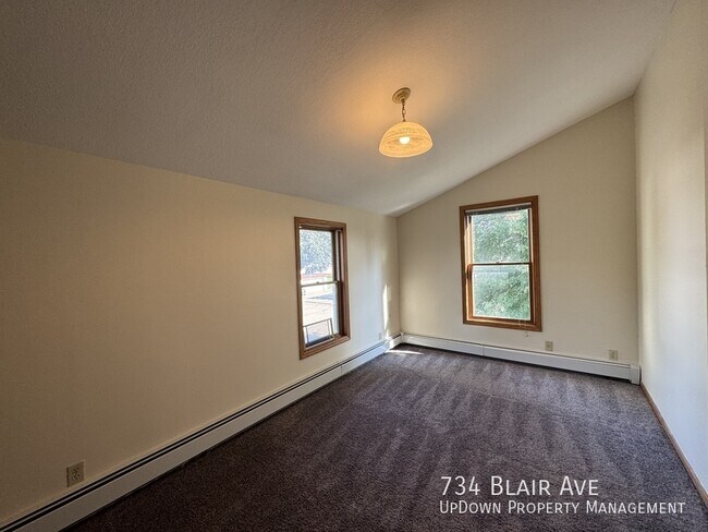 Building Photo - 734 Blair Ave