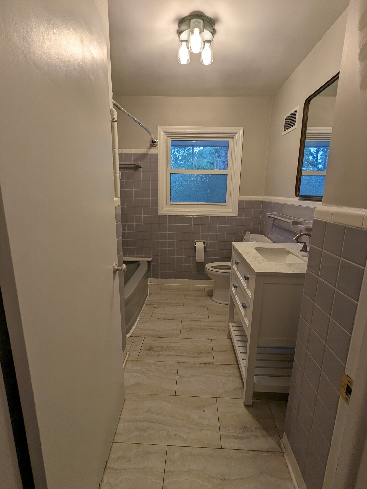Building Photo - 2208 Westhaven Dr