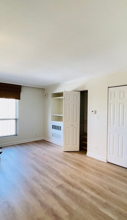 Building Photo - 33 Pond Ave