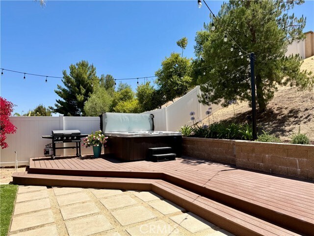 Building Photo - 8992 Trumpets Ct