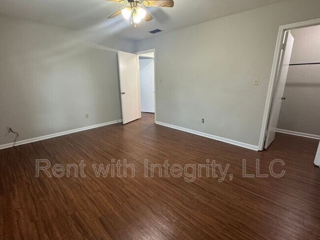 Building Photo - 1445 Willow Bend Way