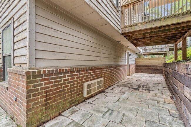 Building Photo - 57 Lake Shore Dr