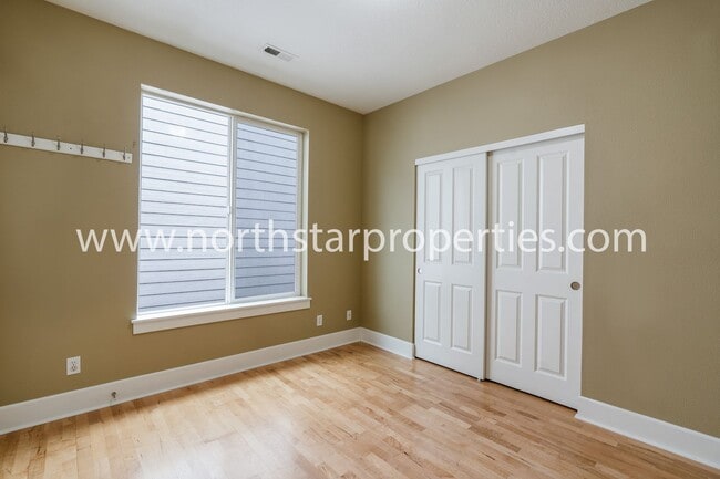 Building Photo - 20462 SW Arnold Pl