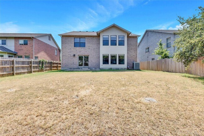 Building Photo - 1200 Del Roy Dr