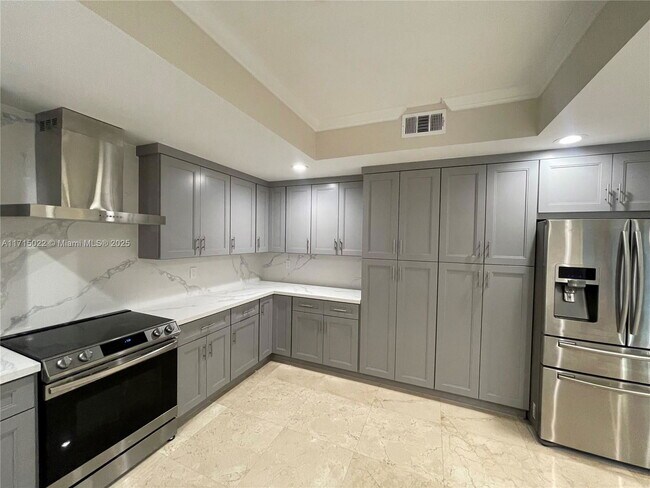 Building Photo - Northwest 79th Place, Miami Lakes, FL 3301...