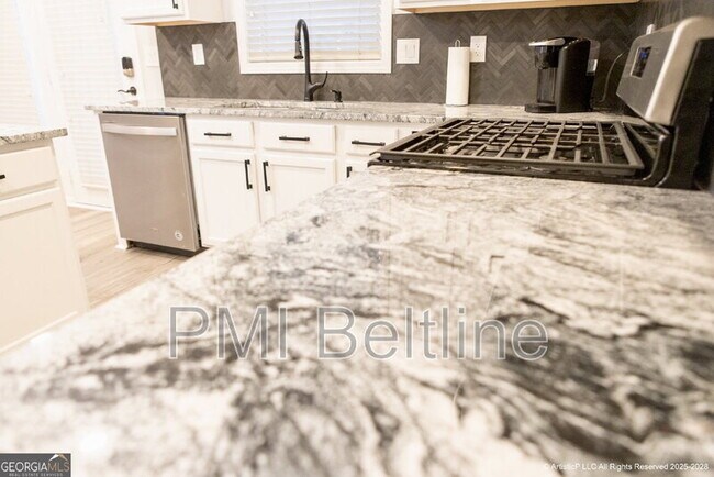 Building Photo - 4644 Creekside Cove