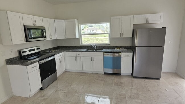 Building Photo - BRAND NEW MOVE IN READY 3 BEDROOM 2 BATH