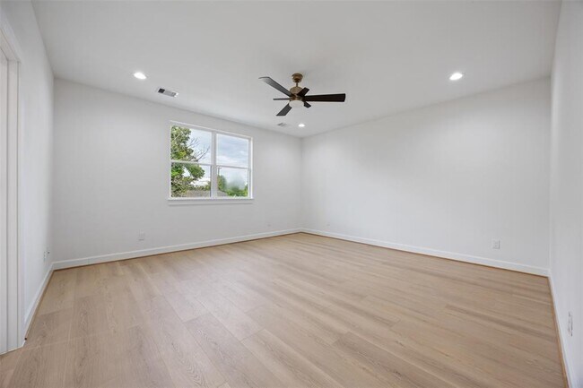Building Photo - 3615 Gano St