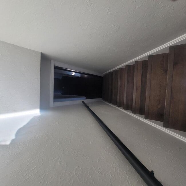 Building Photo - 13500 Crossburn Ave