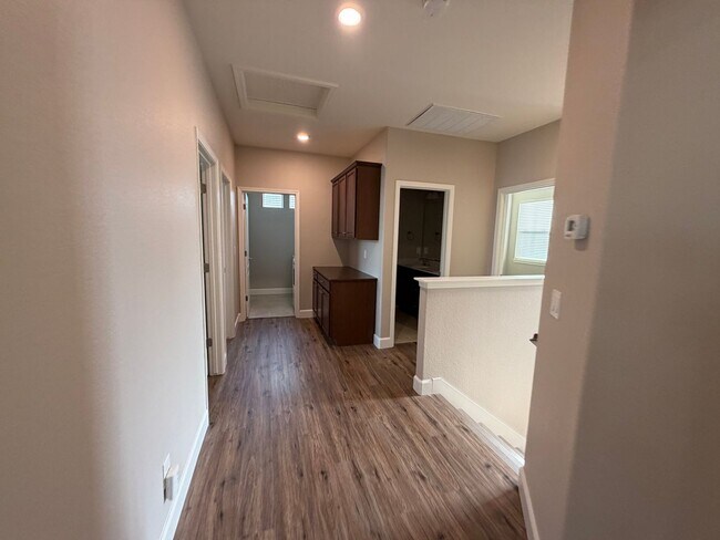 Building Photo - 1450 Samantha Crest Trail