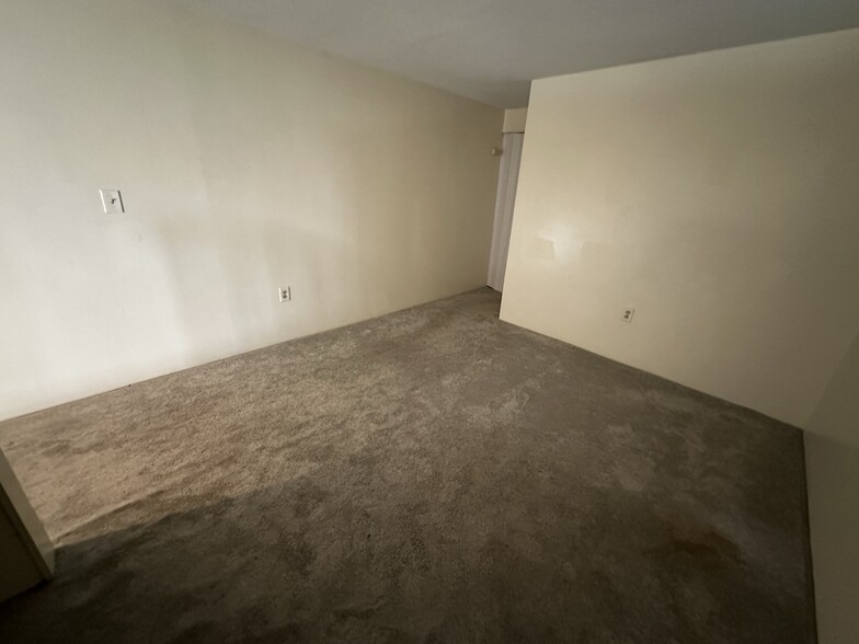 Building Photo - 377 Dorchester St