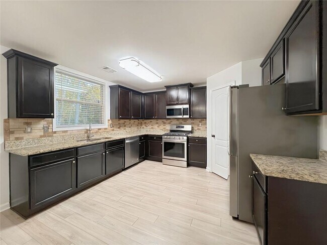 Building Photo - 2416 Peach Shoals Cir