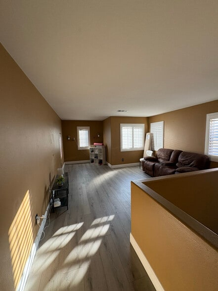 Building Photo - 10170 Susan Ave