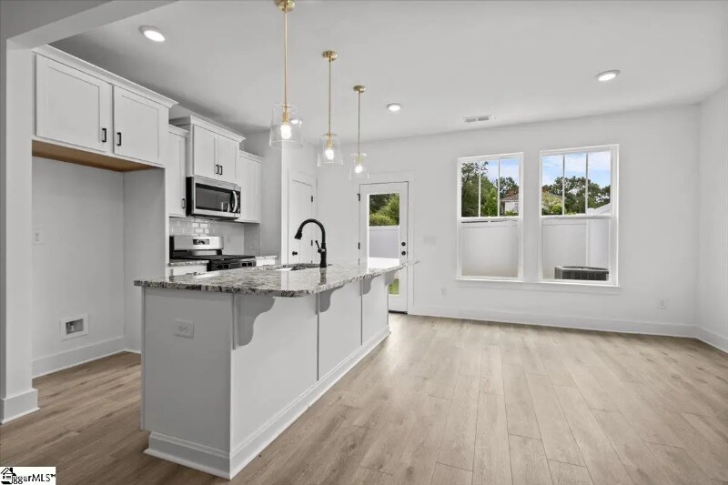 Building Photo - 208 Curhill Ln