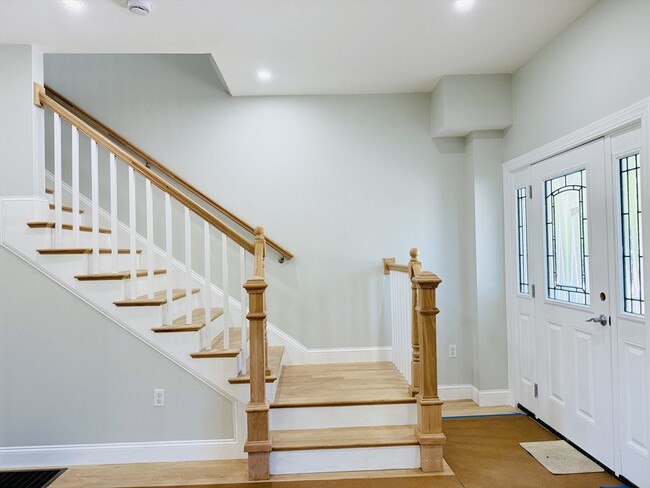 Building Photo - 4 Baldwin St