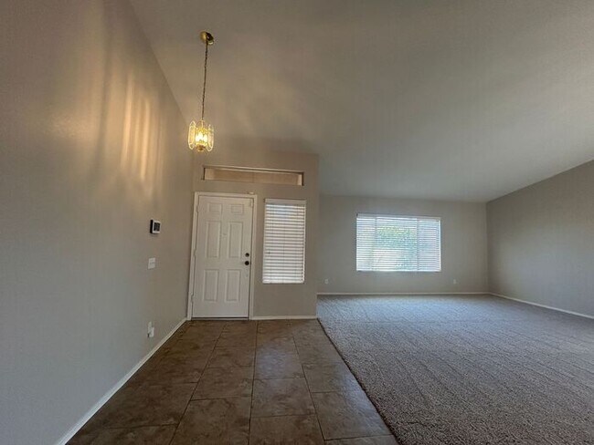 Building Photo - 6858 S 19th St