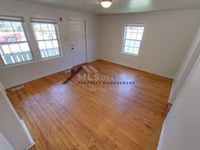 Building Photo - 2301 Otis St