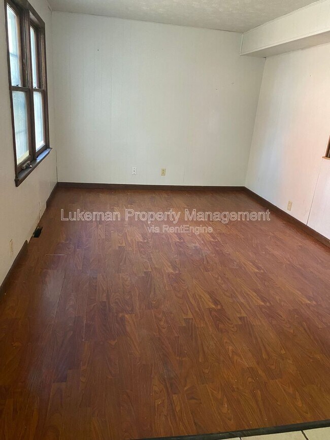Building Photo - 701 W Vine St