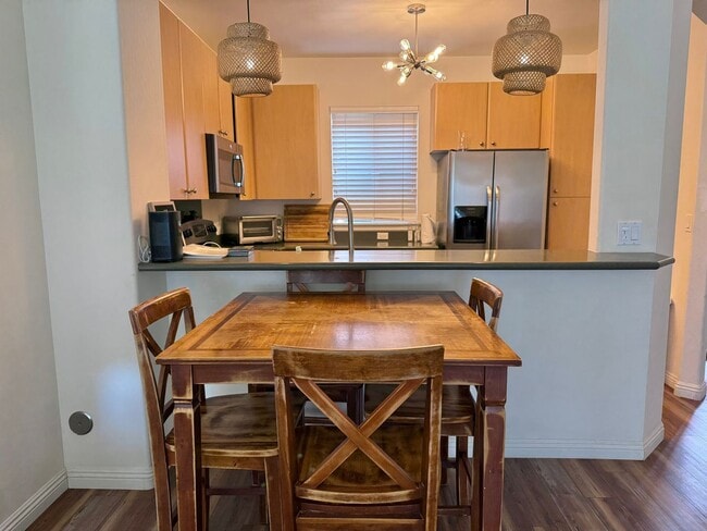Building Photo - Partially Furnished 3 Bedroom / 2.5 Bathroom Townhome for Rent in Iliahi at Kehalani!