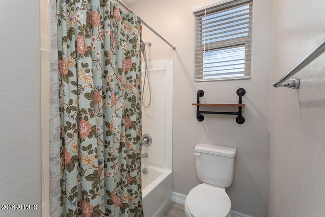 Building Photo - 14341 W Smoketree Dr